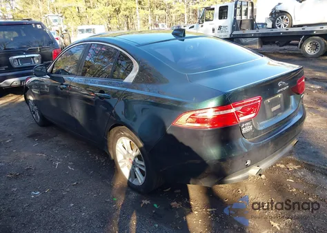 2017 Jaguar Xe 25T Premium z USA, uszkodzony, nr VIN SAJAD4BG7HA946968